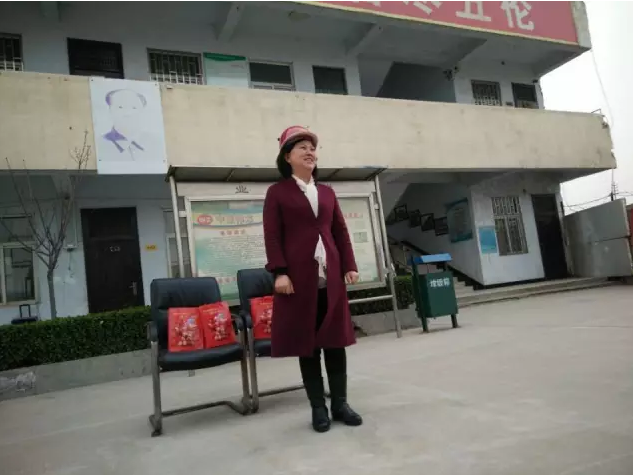 伟志模板总经理张秋改——我为伟志代言，高质量的模板是我心中的希望